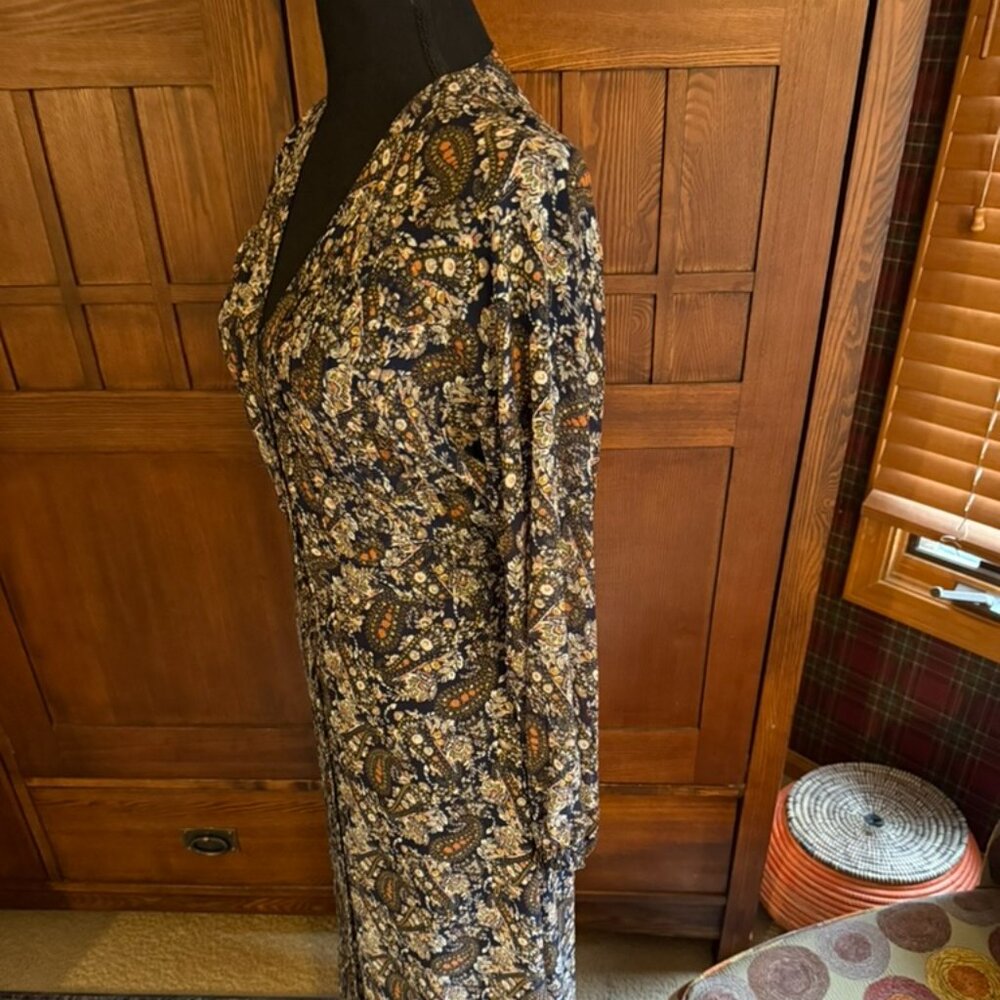Elegant Black and Brown Patterned Dress - Picture 3 of 9